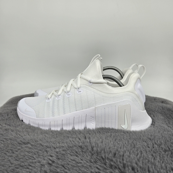 New Nike Free Metcon 6 Platinum Tint Women's Workout Shoes Size 9.5